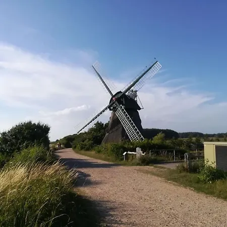 Jessen Right Modern Retreat *