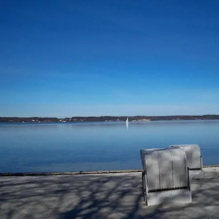 Jessen Right Modern Retreat